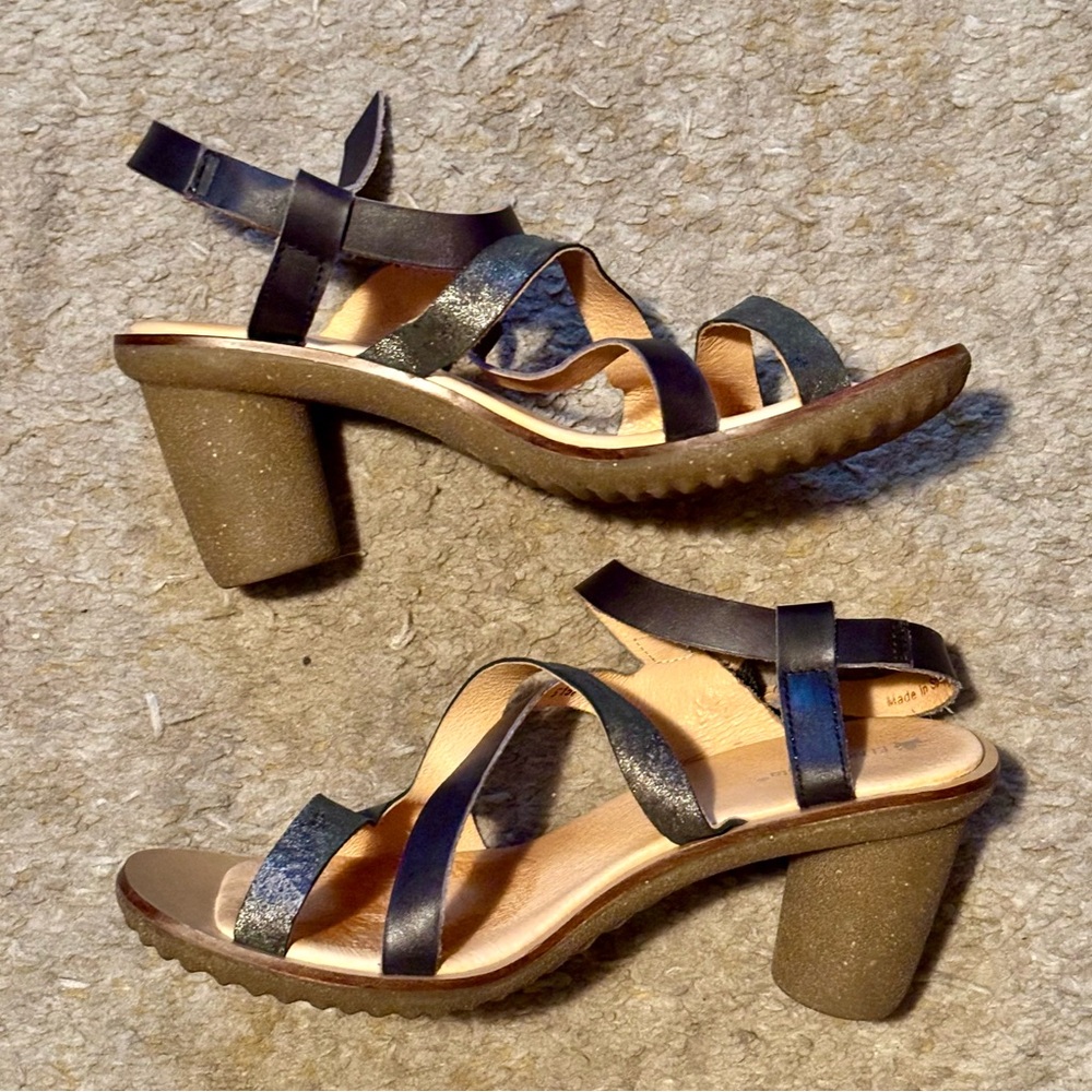El Naturalista Black Leather Heels